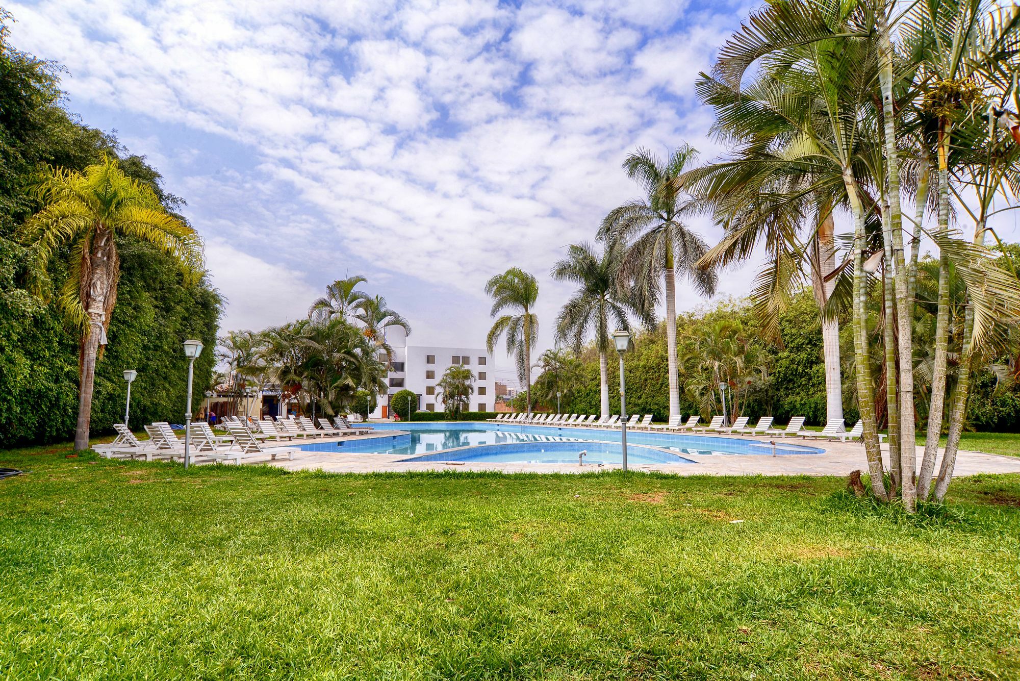 Hotel Hacienda Lima Norte エクステリア 写真